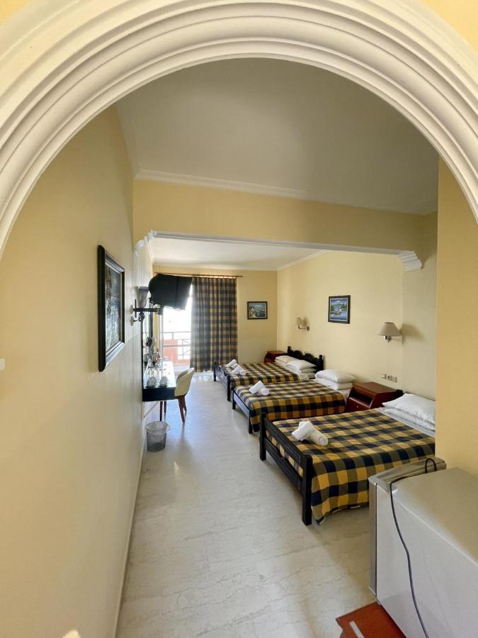 Hotel Christina 4*
